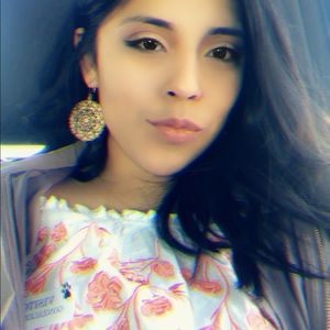 Meet your Posher, Ana